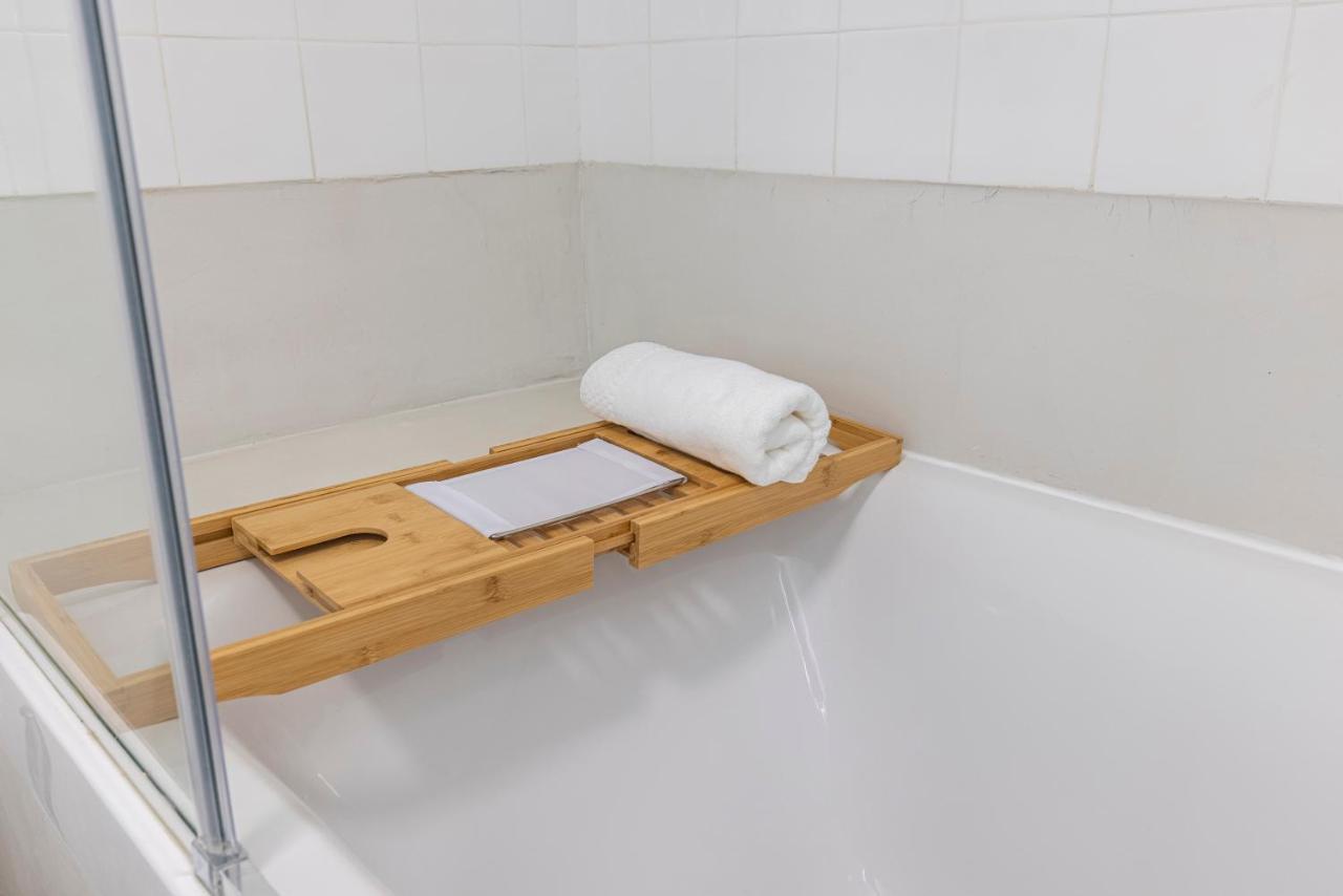 Deluxe 2Bdr Apartment W/ Patio By Lovelystay Lizbona Zewnętrze zdjęcie
